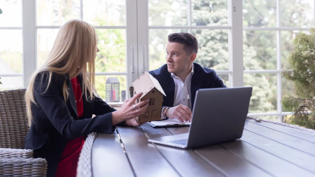 Verhuisoffertes vergelijken | VerhuisRadar.nl | Vergelijk Verhuisoffertes en Bespaar op je Verhuizing Verhuisoffertes vergelijken